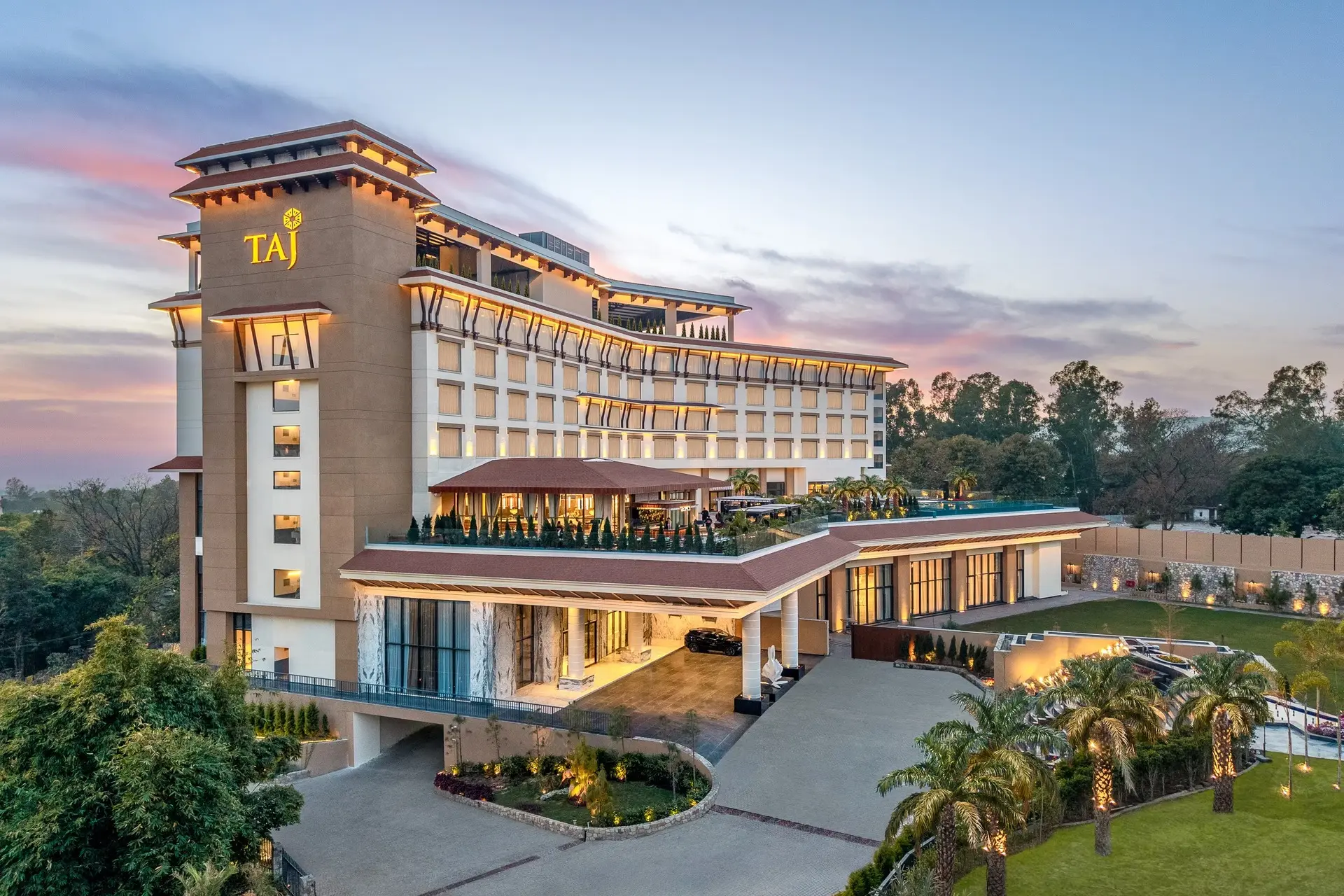 taj mussoorie foothills